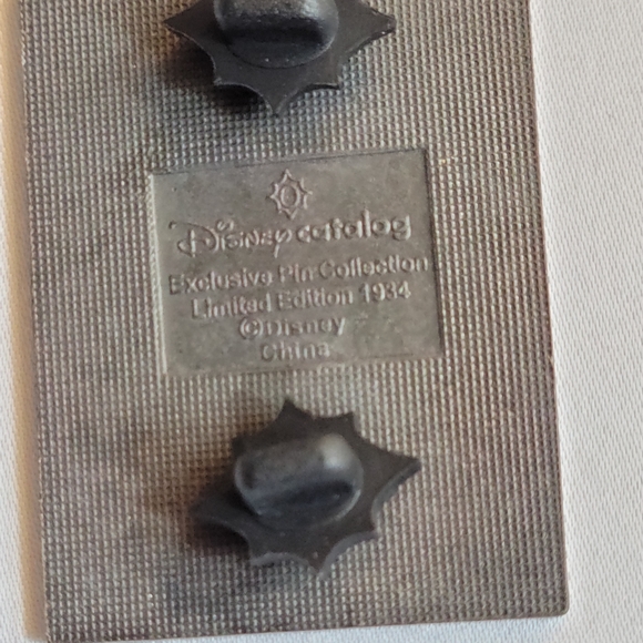 Disney Catalog Donald Duck Pin Commemorating Donald's 70th Birthday - Picture 3 of 4